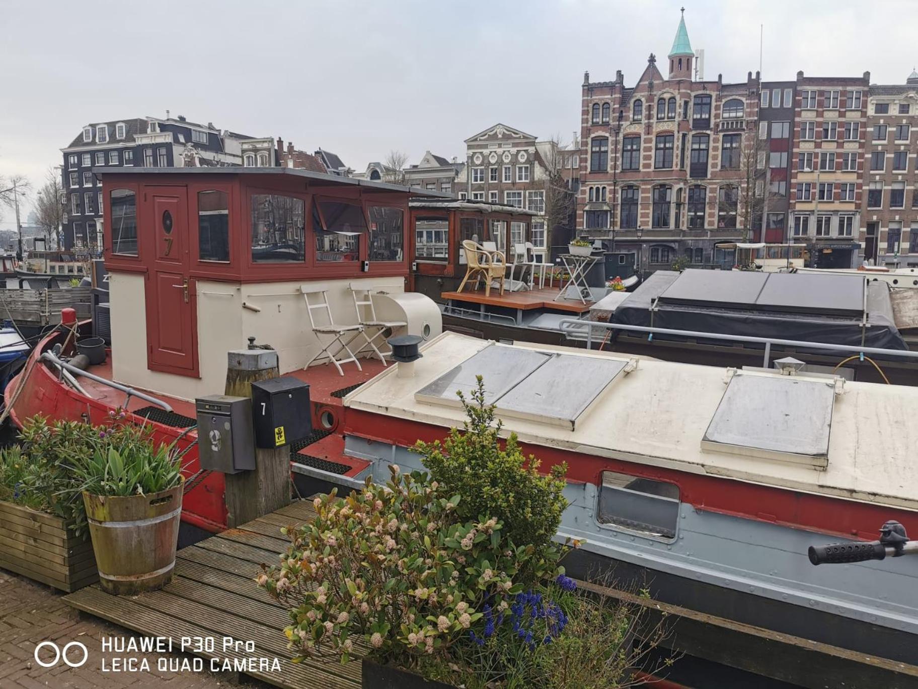 Apartment Waterloo Square River Vieuw Houseboat
